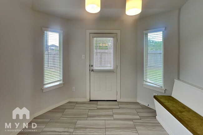 Foto del edificio - 6910 Spring Vale Dr