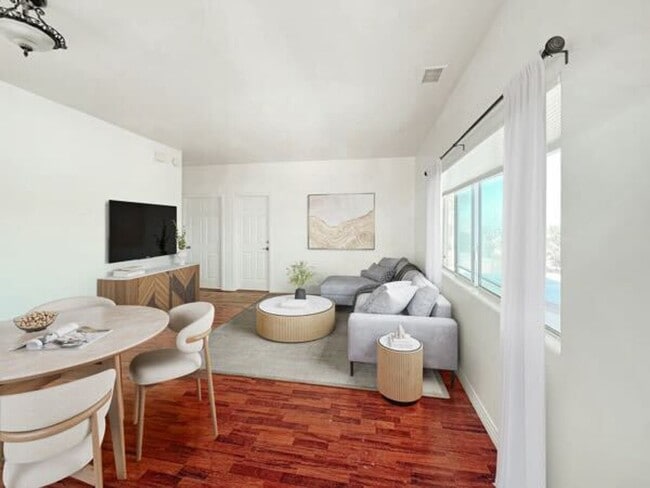 Building Photo - Gorgeous 2 Bed in Fire Mountain with Amazi...