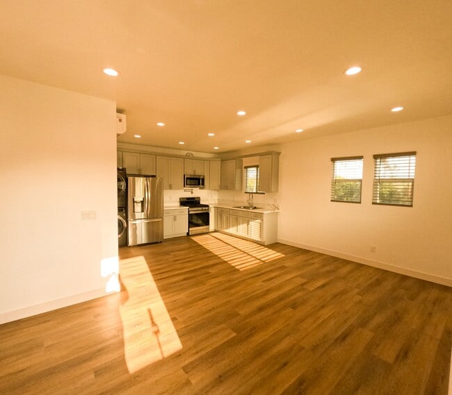 Building Photo - 4904 Coke Ave