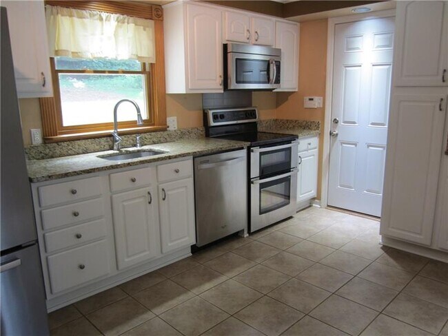 Foto del edificio - 2341 Southwood Dr
