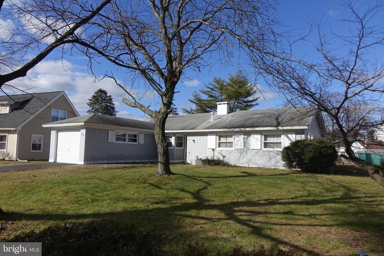 65 Sherwood Ln, Willingboro, NJ 08046 House Rental in Willingboro, NJ