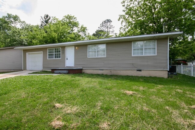 Building Photo - 3423 Rosedale Dr NW