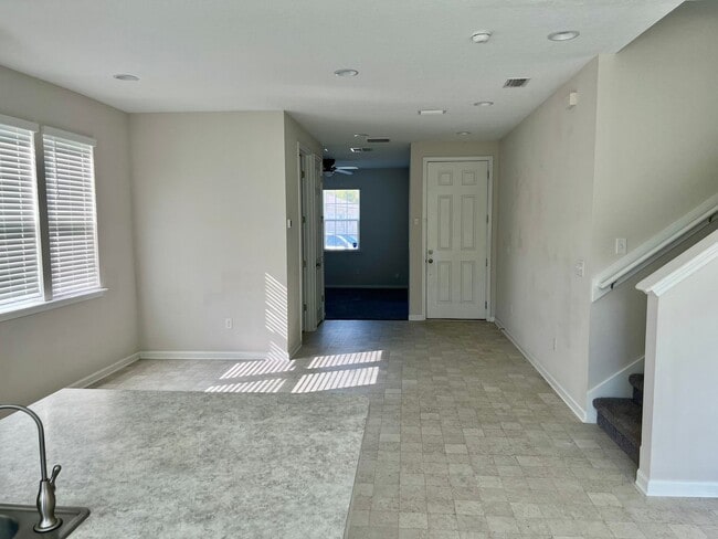 Foto del edificio - Beautiful 4 Bedroom • 2.5 Bath Home in Gated Community – Prime Location!