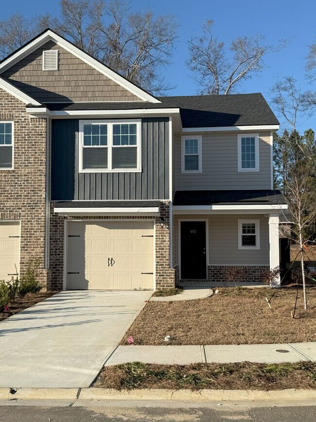 Foto del edificio - New Construction - 3 Bed 2 1/2 Bath, attached garage townhome