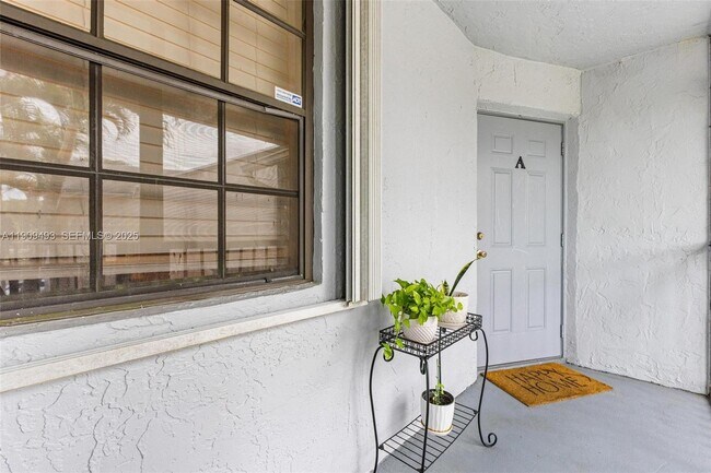 Building Photo - 1211 S Independence Dr