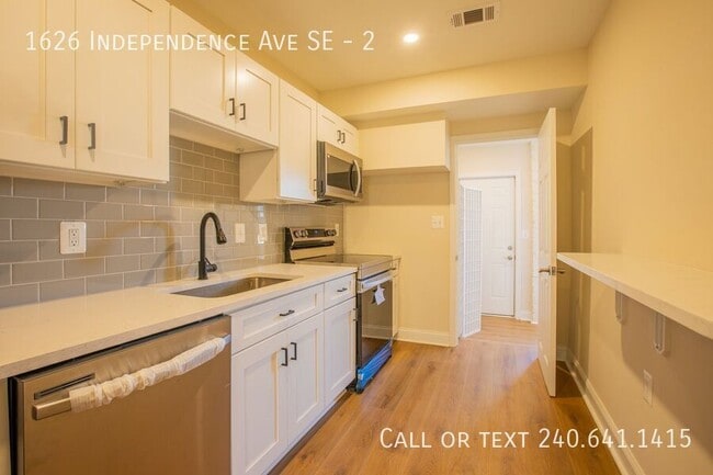 Building Photo - 1626 Independence Ave SE