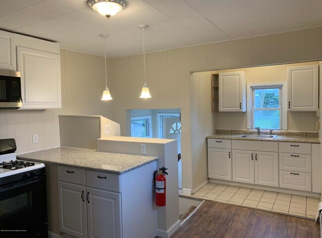 Building Photo - 301 NJ-35