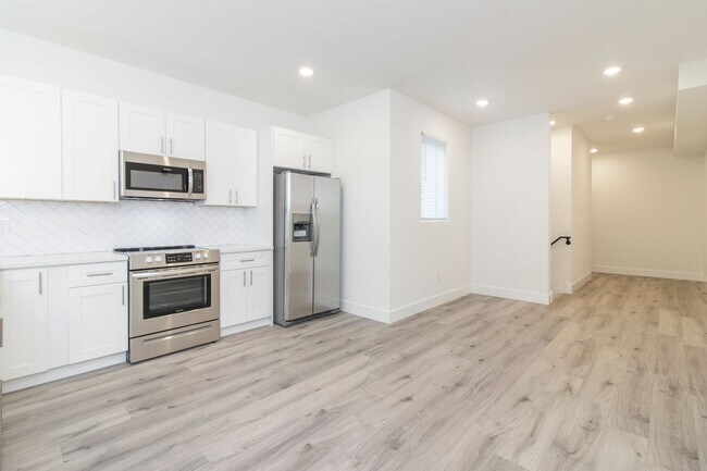 Foto del edificio - 2429 W Thompson St