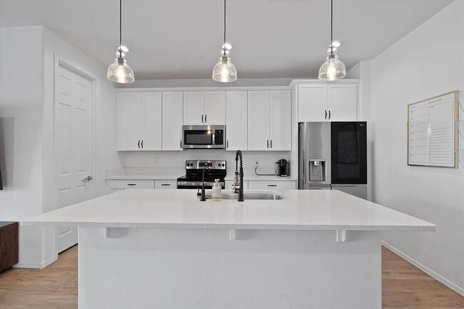 Building Photo - 6313 N 68th Dr