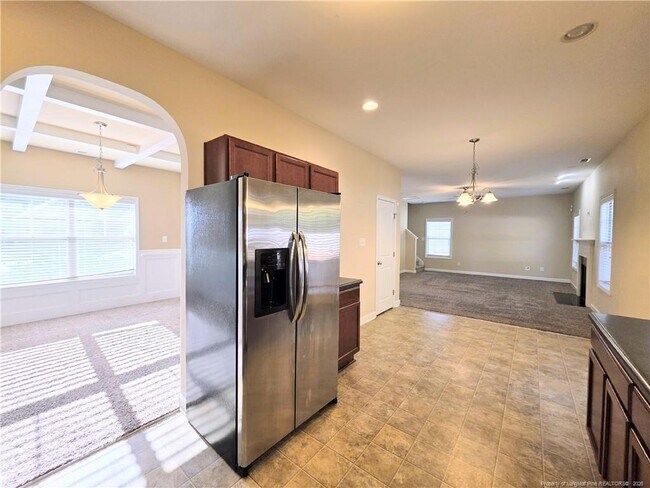 Foto del edificio - 389 Roanoke Dr