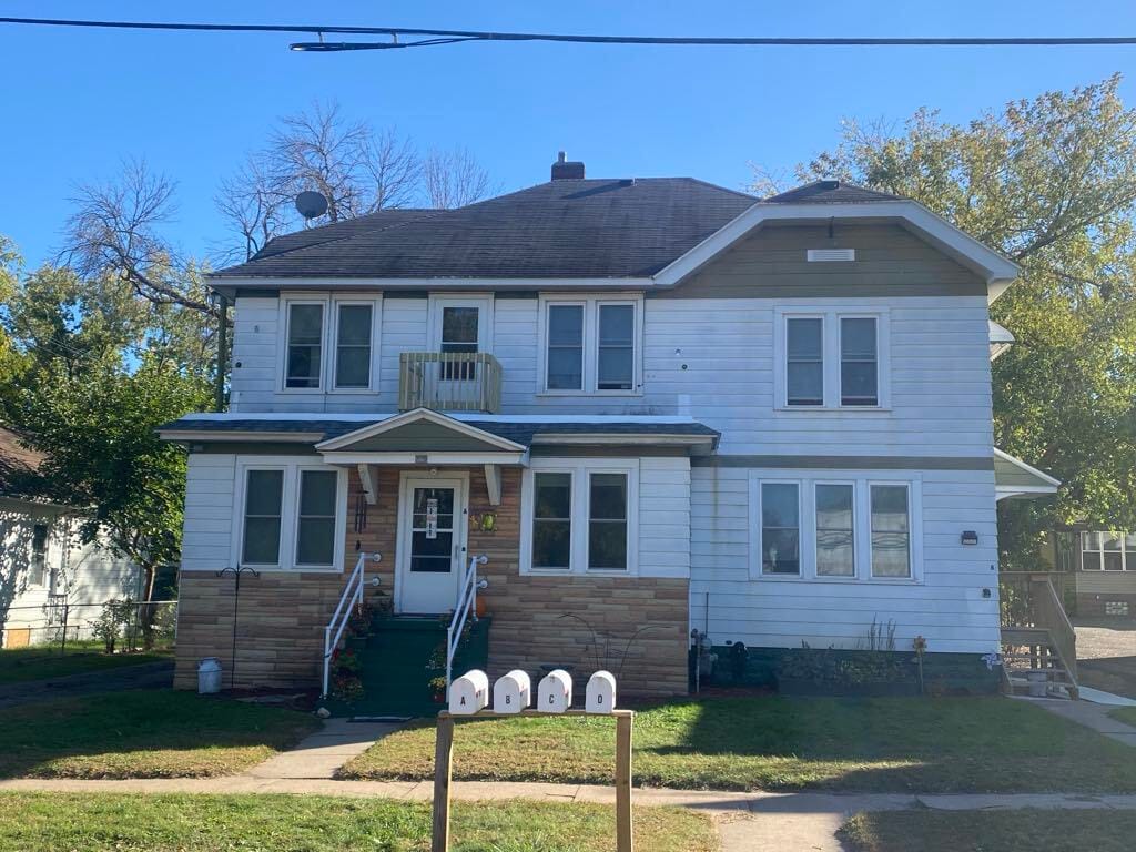 Front of Building - 215 Maple Street - 215 Maple St