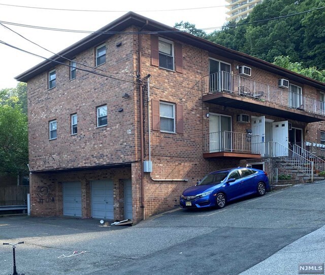 12 Burdett Unit 3, Edgewater, NJ 07020 Apartment for Rent in