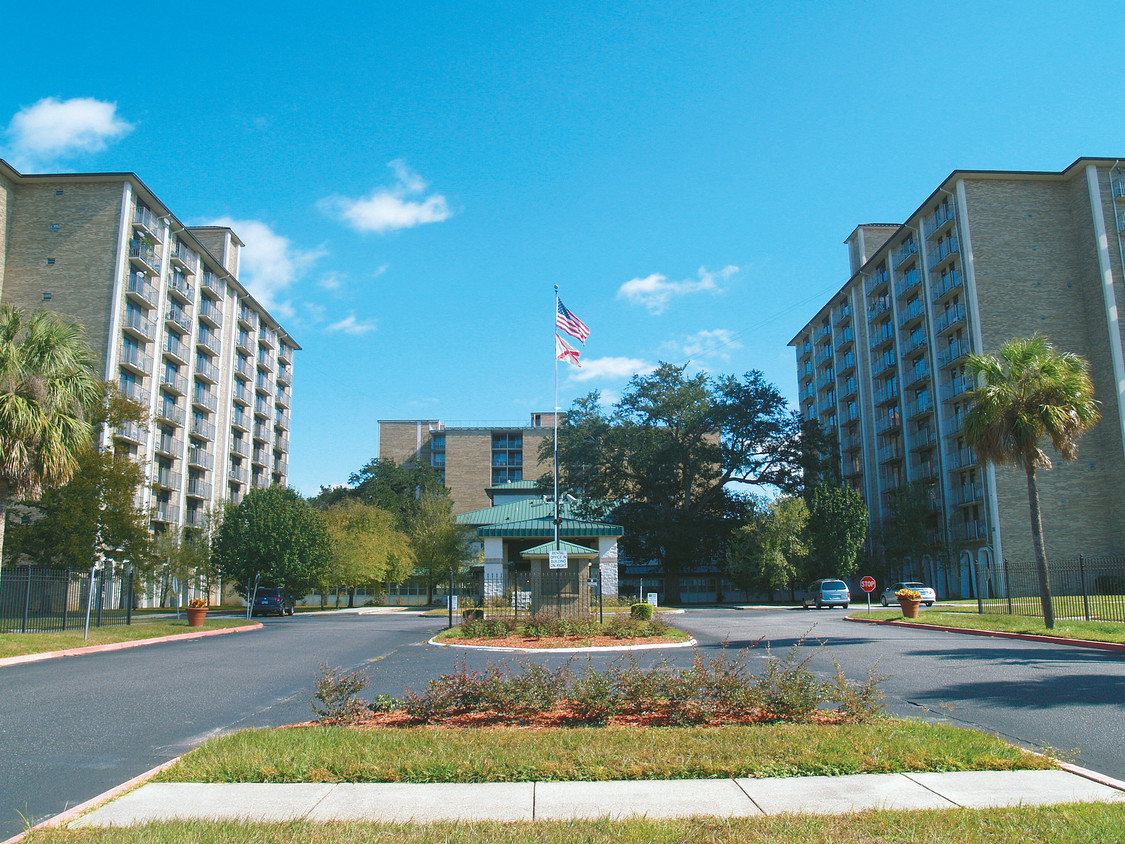 Primary Photo - Central Plaza Towers