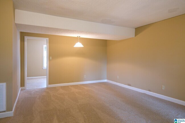 Building Photo - 2477 Hampstead Dr