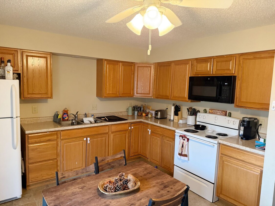 Foto principal - 1116 10th Ave N