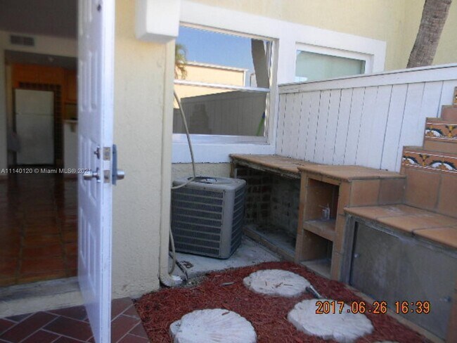 Building Photo - 4570 SW 68th Court Cir  7510 Miami Fl 33155