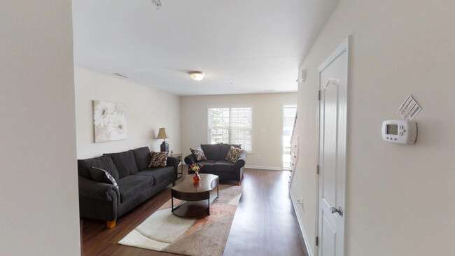 Building Photo - 309 Family Lodge Dr
