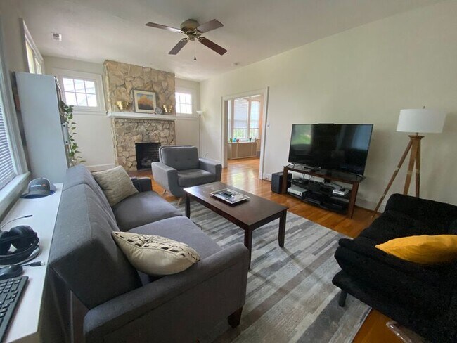 Foto del edificio - 3506 Hermitage Rd