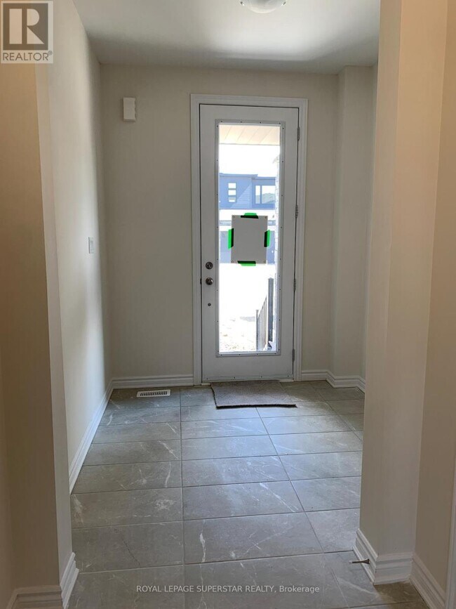 Photo du bâtiment - 49 Eberhardt Dr