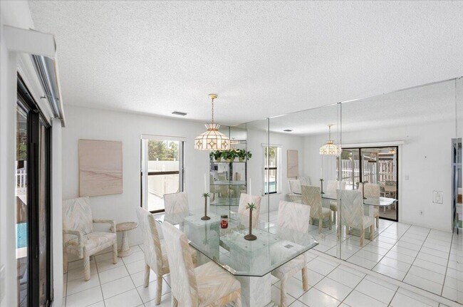 Foto del edificio - 901 Sandy Oaks Dr