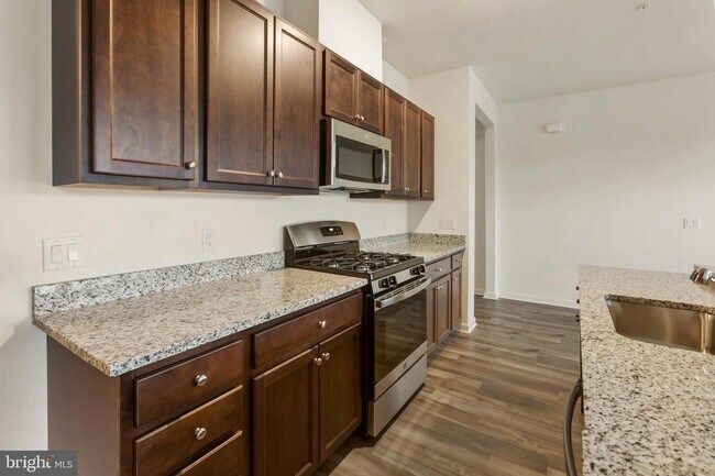 Foto del edificio - 228 Park Ln