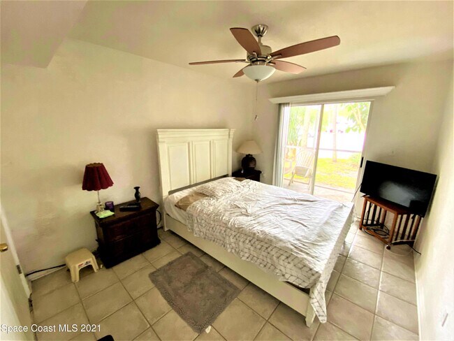 Building Photo - 121 Ocean Park Ln