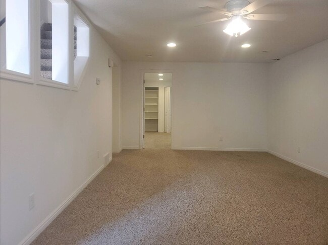 Building Photo - 11168 S Temple Dr