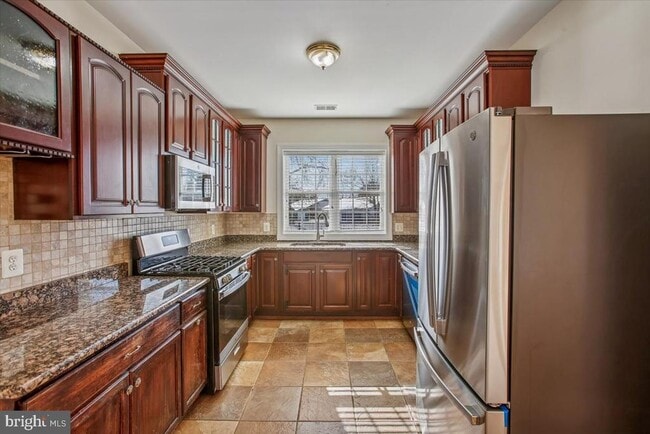 Foto del edificio - 7118 Vermillion Pl