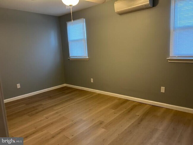 Foto del edificio - 668 Tara Dr