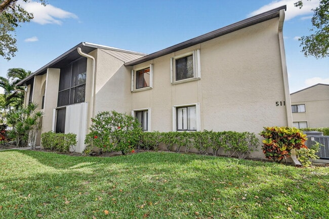 Foto del edificio - 511 Shady Pine Way