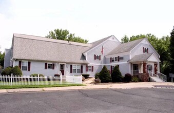 Building Photo - 59 Pleasant St