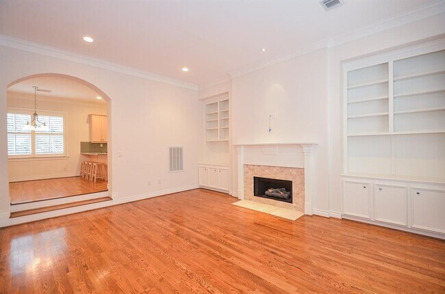 Foto del edificio - 2418 Quenby St