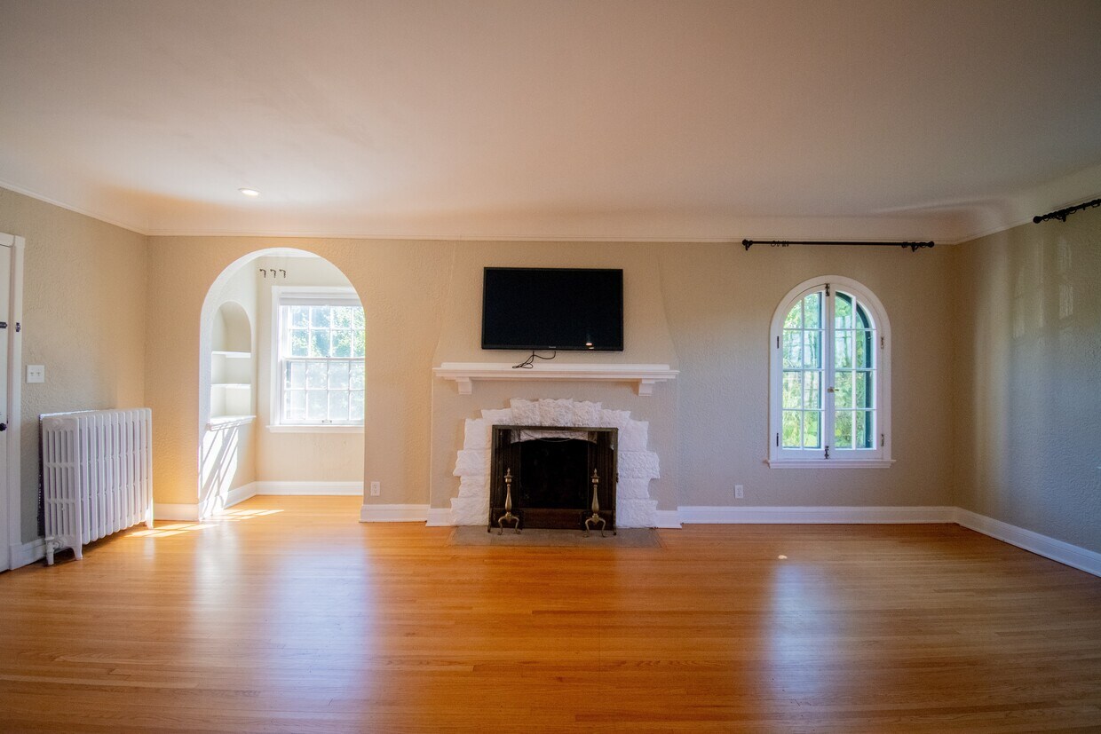 Living area with Fireplace - 2942 Ewing Ave S