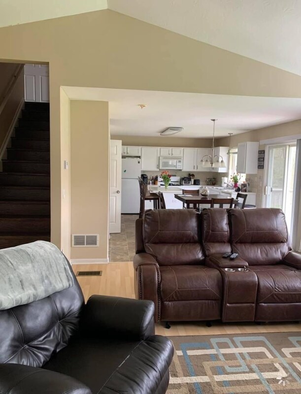 Foto del edificio - 720 Canterbury Ln