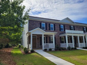 Building Photo - 3901 Harkers Way