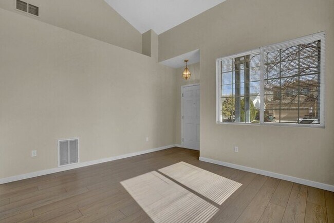 Foto del edificio - 1062 Swayback Dr