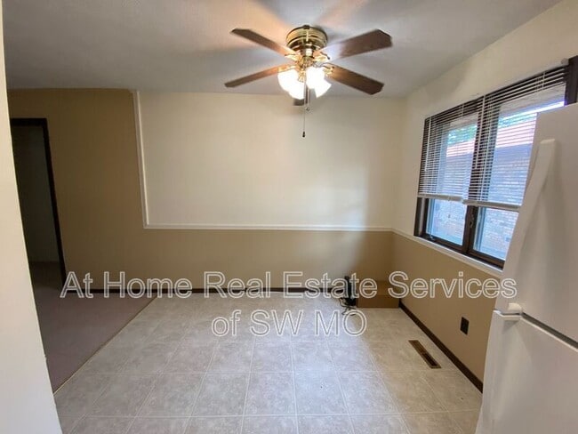 Building Photo - 513 E Latoka Ct