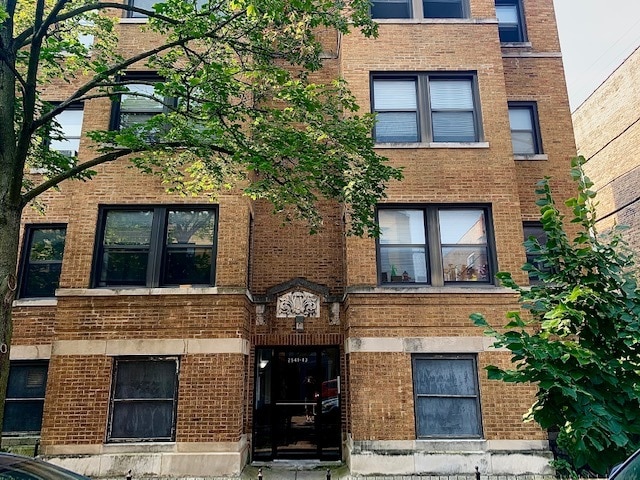 Primary Photo - 2543 W Sunnyside Ave