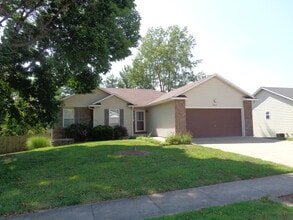 Building Photo - 3801 Blue Cedar Ln