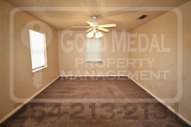 Building Photo - 804 Michelle Dr