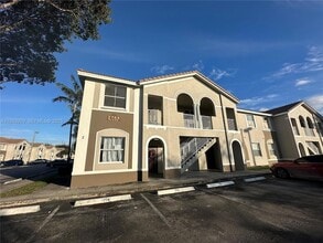 Building Photo - 2755 SE 16th Ave