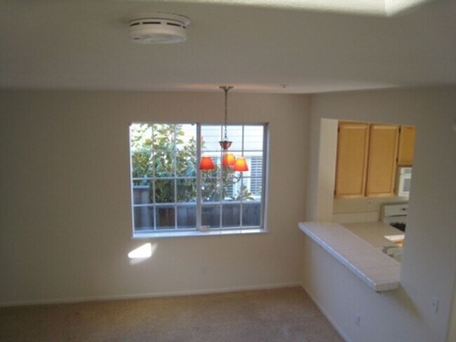 Foto del edificio - 1041 Warren Dr