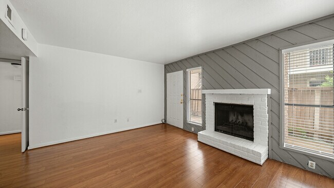 Foto del edificio - 2100 Wilcrest Dr