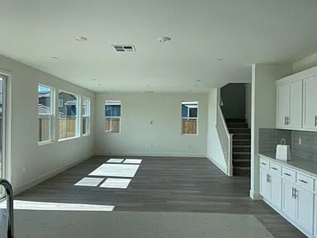 Building Photo - Gorgeous 4-Bedroom Home in Prime Antioch L...