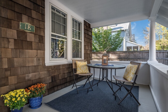 Building Photo - 18 Graves Ave