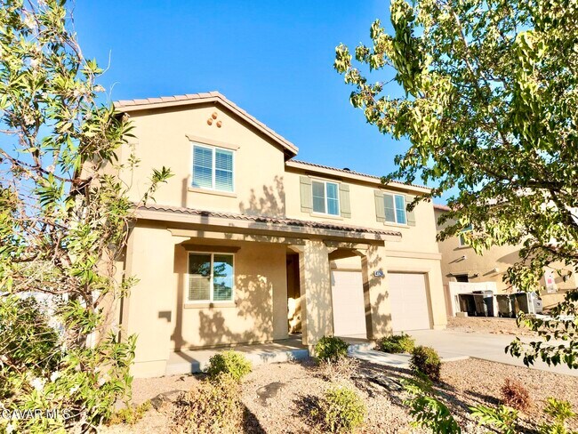 Building Photo - 43256 Carol Dr
