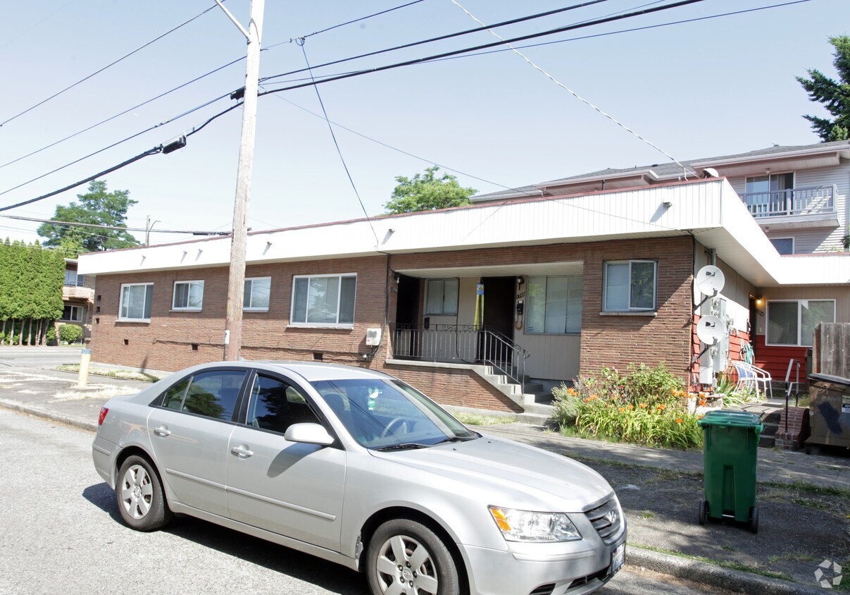 Building Photo - 6400-6402 20th Ave