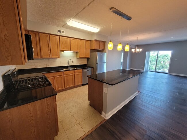 Foto del edificio - 3420 N Old Arlington Heights Rd