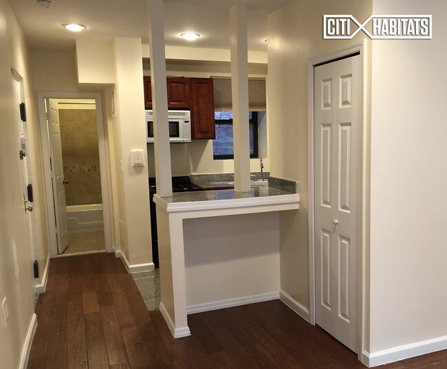 Foto del edificio - 348 W 118th St