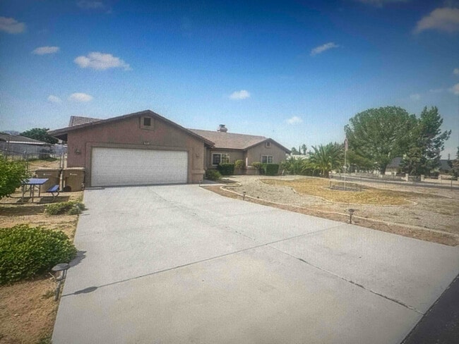 Building Photo - 7874 Paisley Ave